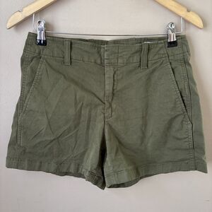 GAP Womens Olive Green Downtown Khaki Shorts 4 Inch Inseam Size 6 Casual